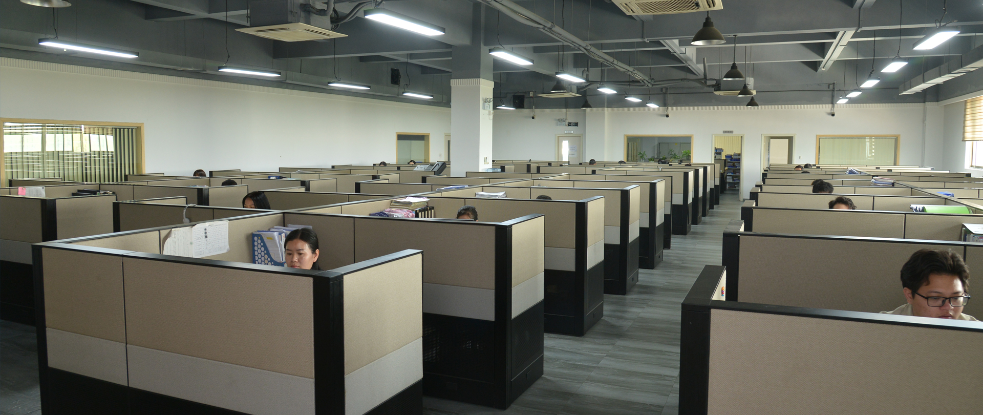 伊人天天玩五金